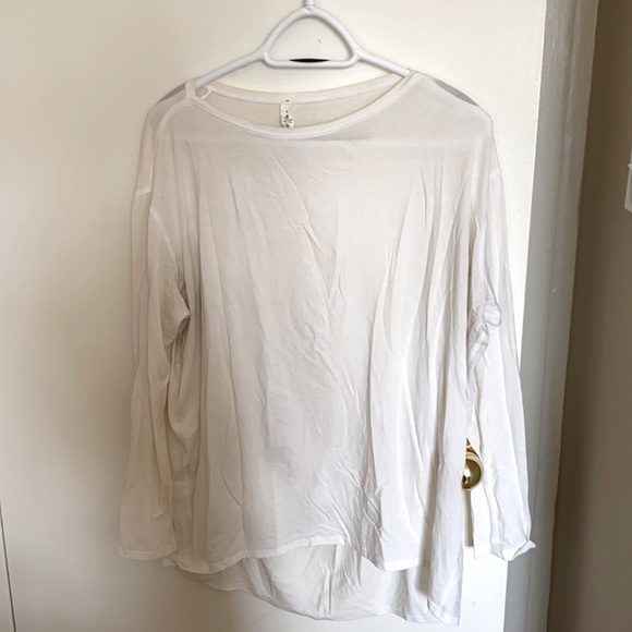 Lululemon workout shirt long sleeve - Picture 1 of 2